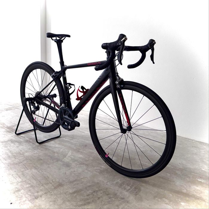 Canyon Endurace CF 9.0 com potenciometro e rodas de carbono