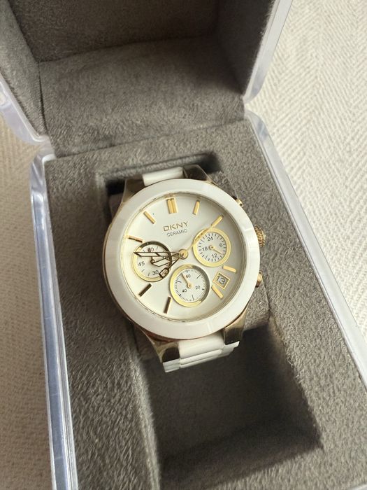 Годинний DKNY білий