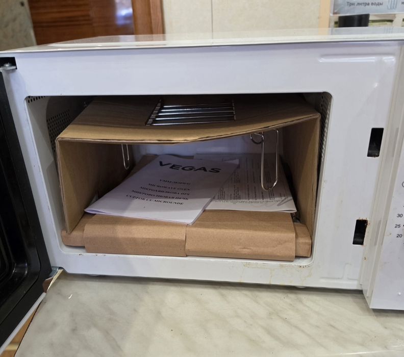 Микрохвильова піч з грилєм  45×31×26