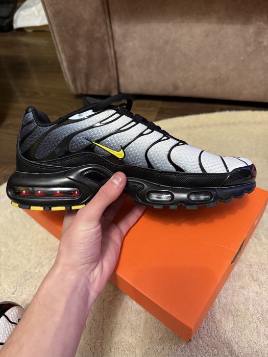 Nike Air Max Tn Plus Black White Yellow DM0032-012