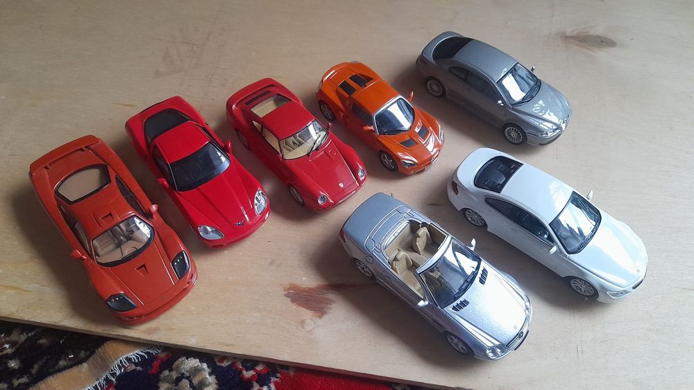 Продається колекція машинок серії "Суперкари.Найкращі автомобілі світу