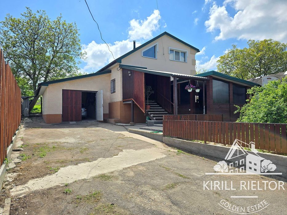 Продам уютный дом с гаражом (Червоний Садок, Братское)