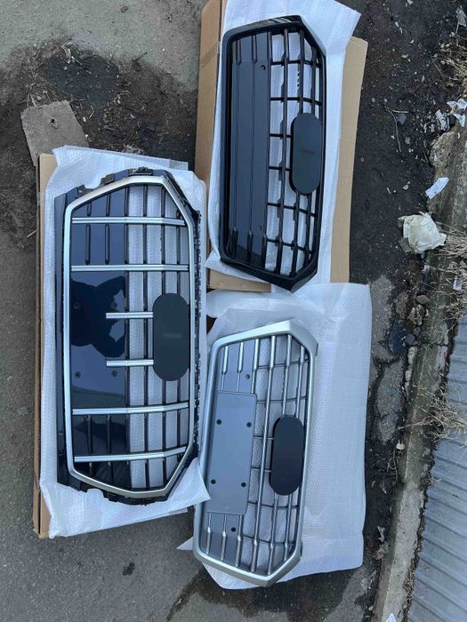 Решетра радиатора Audi Q5 80a Гриль ауди ку5 17+