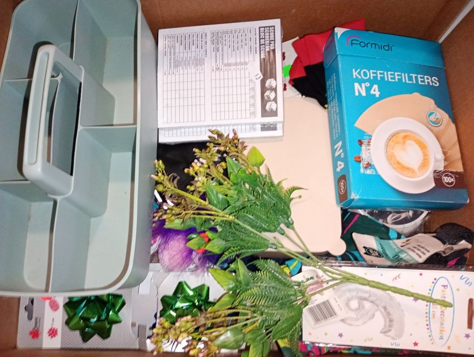 Zestaw karton mix Biedronka action inne 60 sztuk S1218