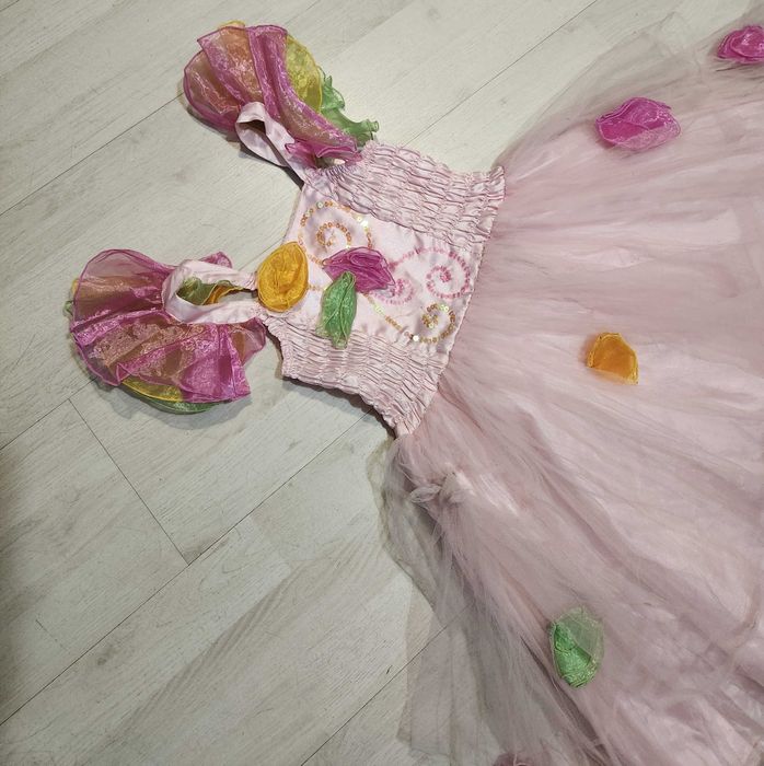 strój wiosna wiosny motyl motylek motyla kwiaty nr 1909