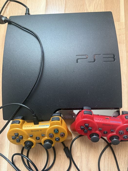 PlayStation 3 PS3 + 1 оригінальний джойстик, встановлені ігри, повністю робоча