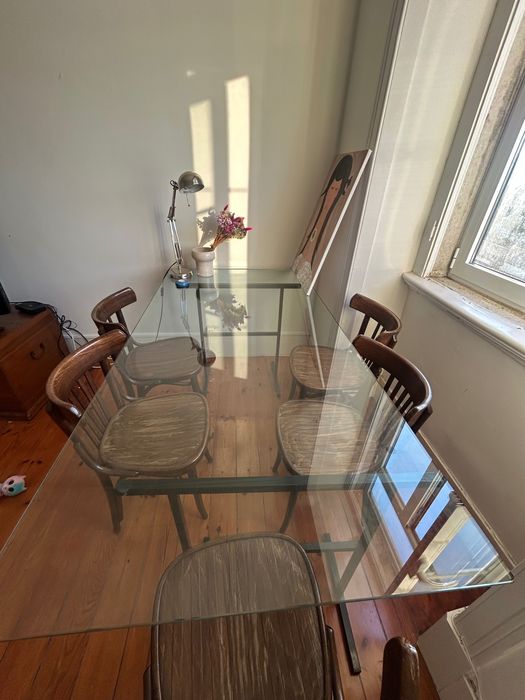 Mesa de jantar de vidro