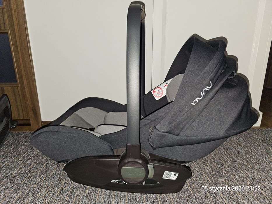 Fotelik samochodowy / nosidełko Nuna Arra Next (40-85 cm) z bazą