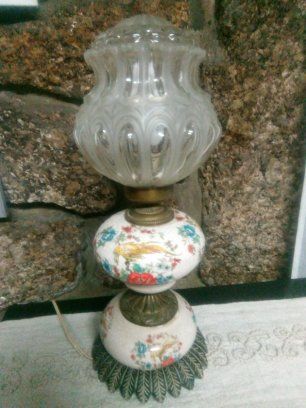 Candeeiro antigo, em excelente estado de conservação