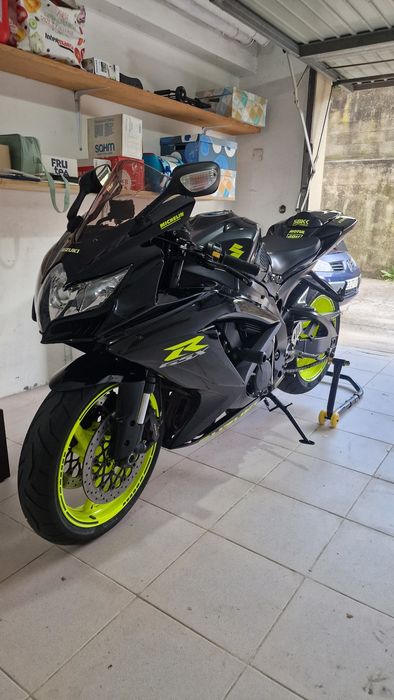 Suzuki Gsxr 750 K8