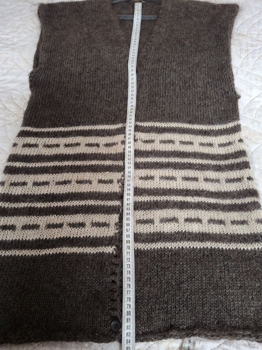 Вязаный женский пуховый жилет ( пух козы)