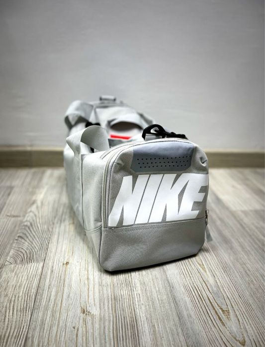 Спортивна сумка Nike