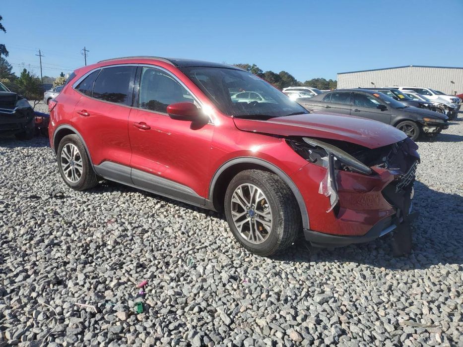 Ford Escape SEL 2020 года, в дороге