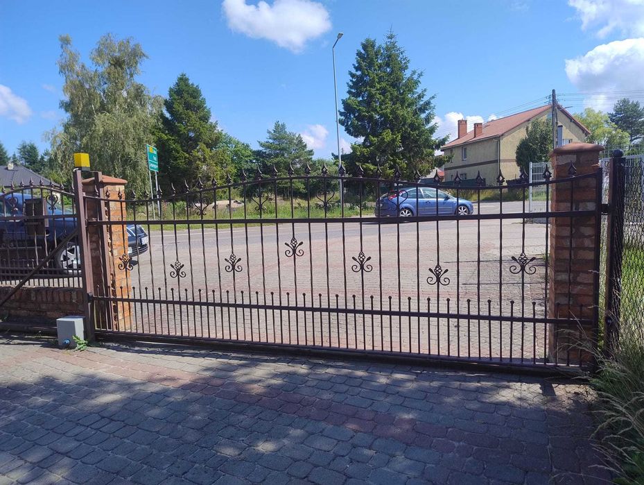 Brama metalowa 4,2 m przesuwna z przęsłami