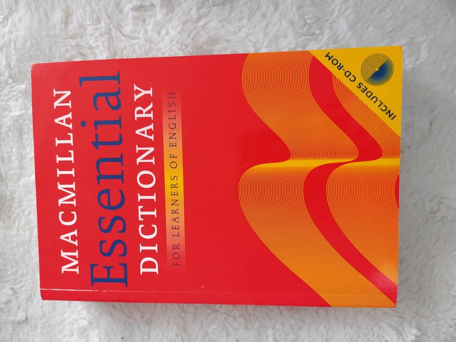 Macmillan Esentian Dictionary
