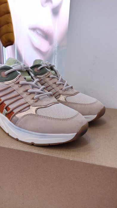 Tamaris skórzane Sneakersy rozmiar 39
