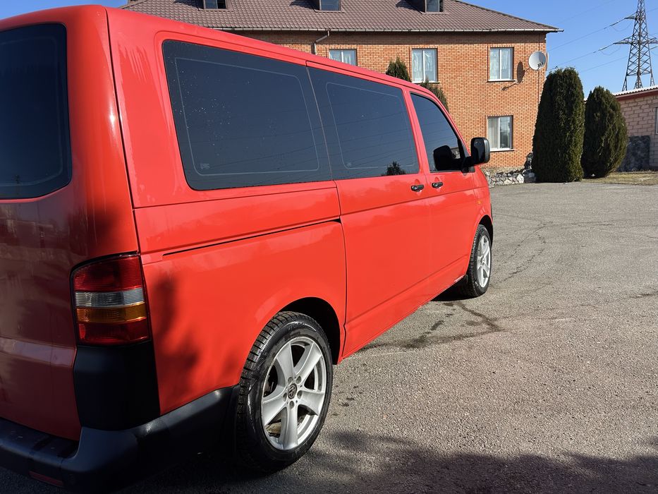 Продам авто VOLKSWAGEN T5 пасажир