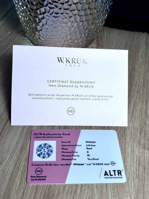Pierścionek zaręczynowy z brylantem W.KRUK z certyfikatem i pudełkiem
