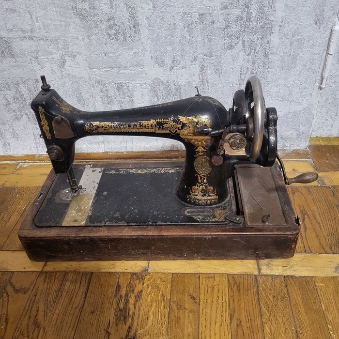 Швейная машинка Зингер