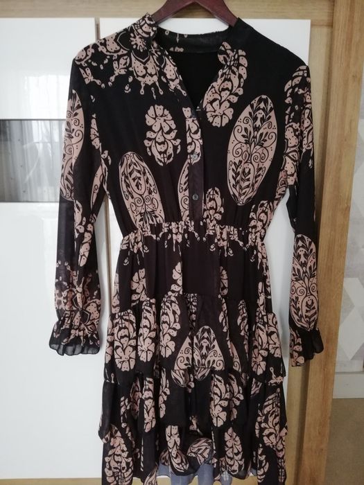 Sukienka we wzory r.38