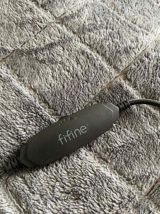 Продам наушники fifine
