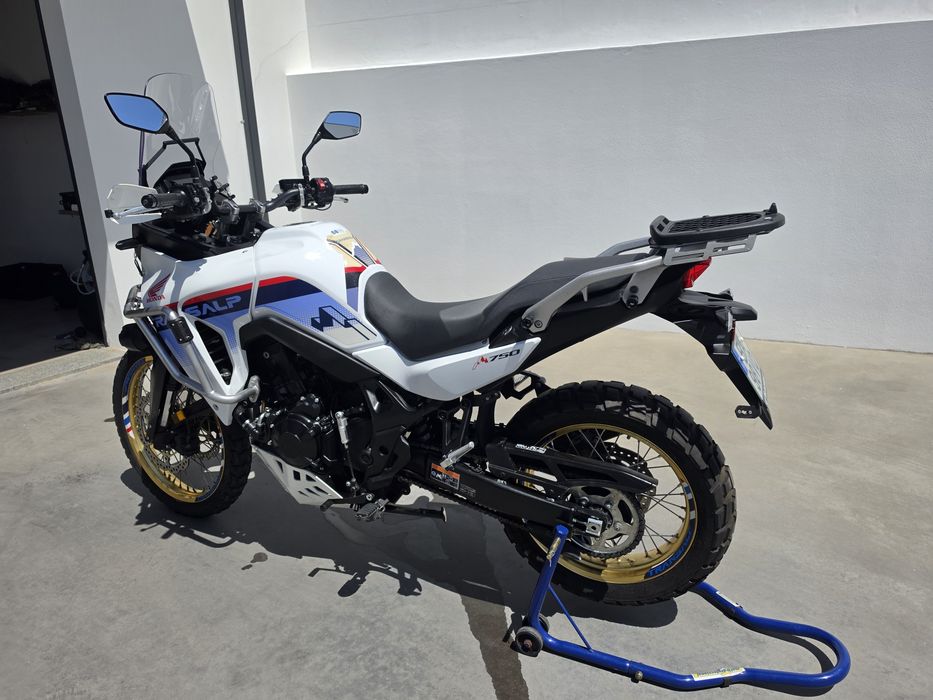 Honda transalp 750