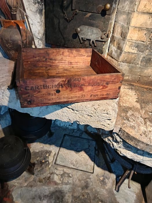 Caixa em madeira vintage.Nov/ 77