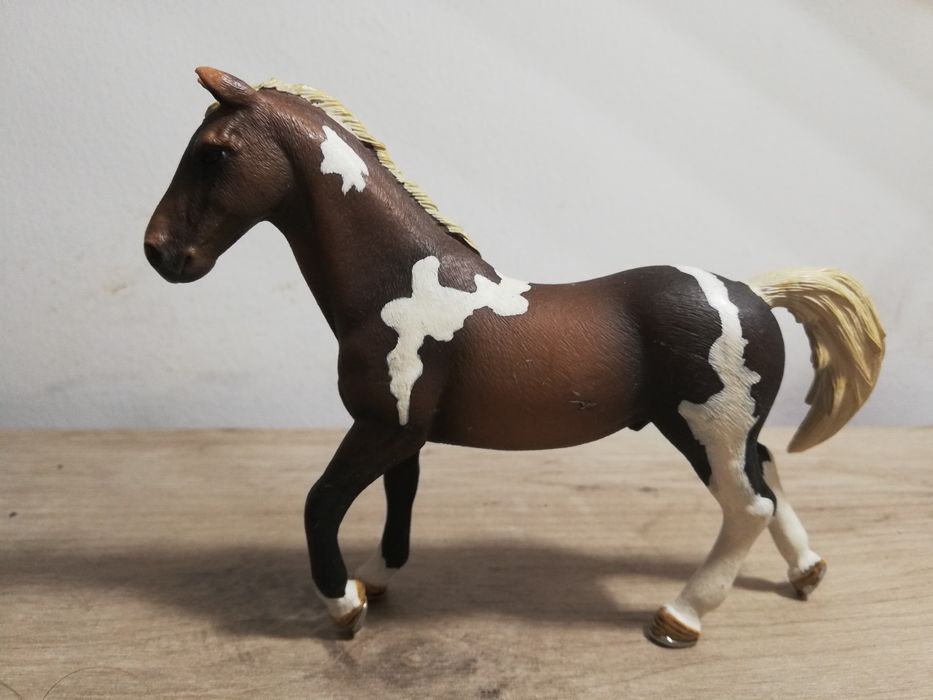 Schleich ogier trakeńska koń figurka