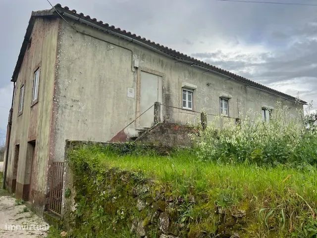 Moradia em Arega em Figueiró em Vinhos