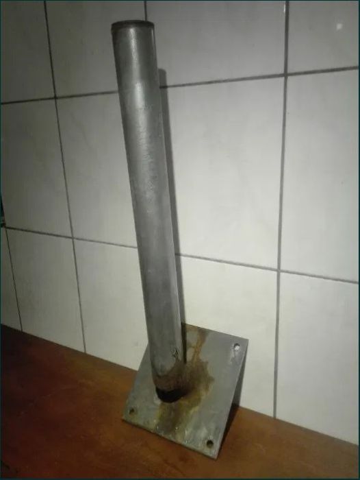 Uchwyt do anteny dachowy 45* do anteny SAT lub DVB-T