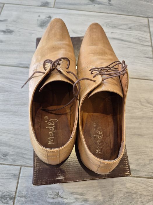 Buty garniturowe pólbuty