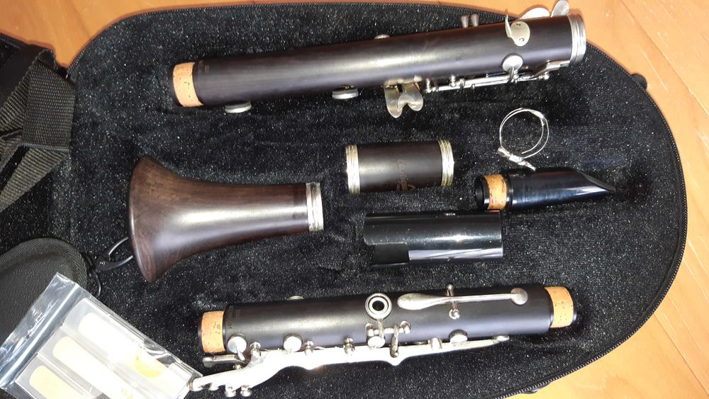 Clarinete Bb  ( madeira) Backun Antigua model :3230