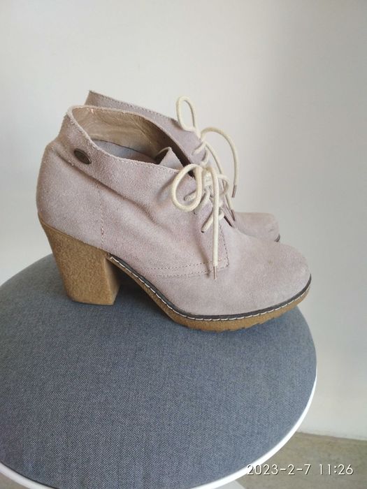 Botas de camurça natural