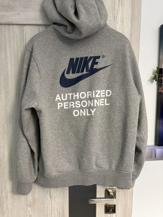 Szara bluza nike