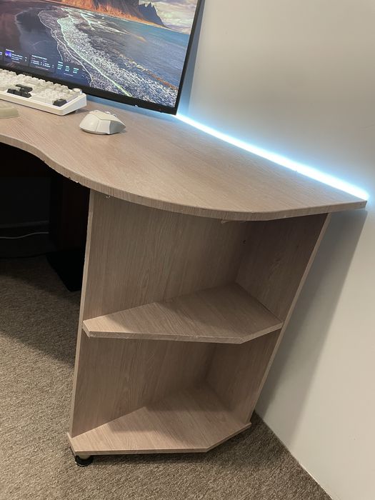 Компютерний стіл / письмовий стіл