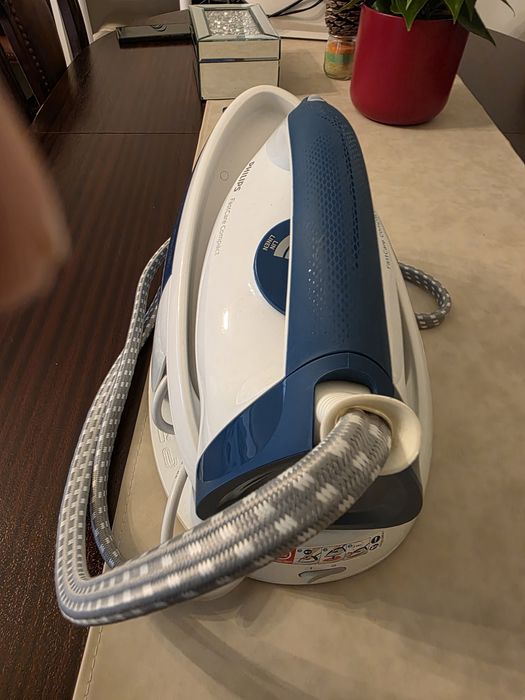 Ferro de engomar Philips compact fast care.