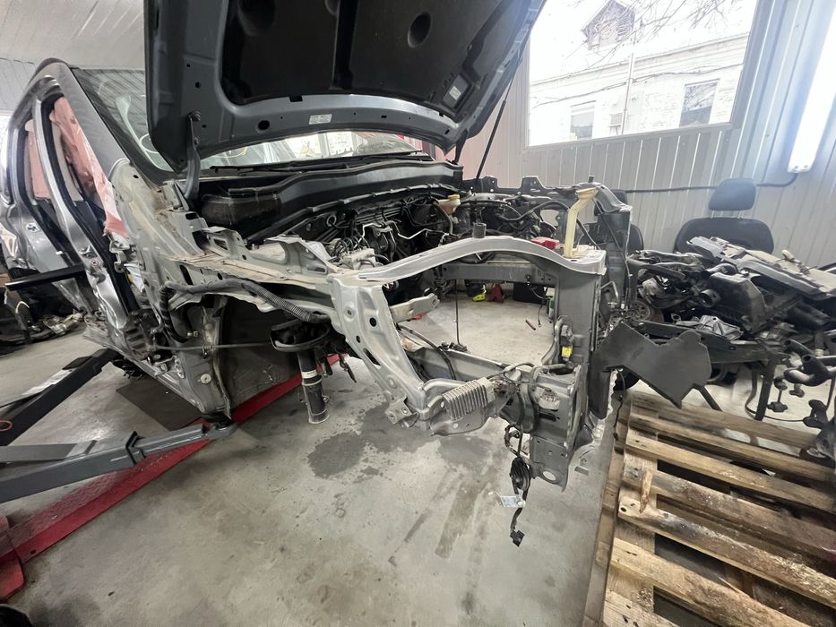 Четверть телевизор ланжерон Subaru Forester SJ S13 2013 2014 2015 2016