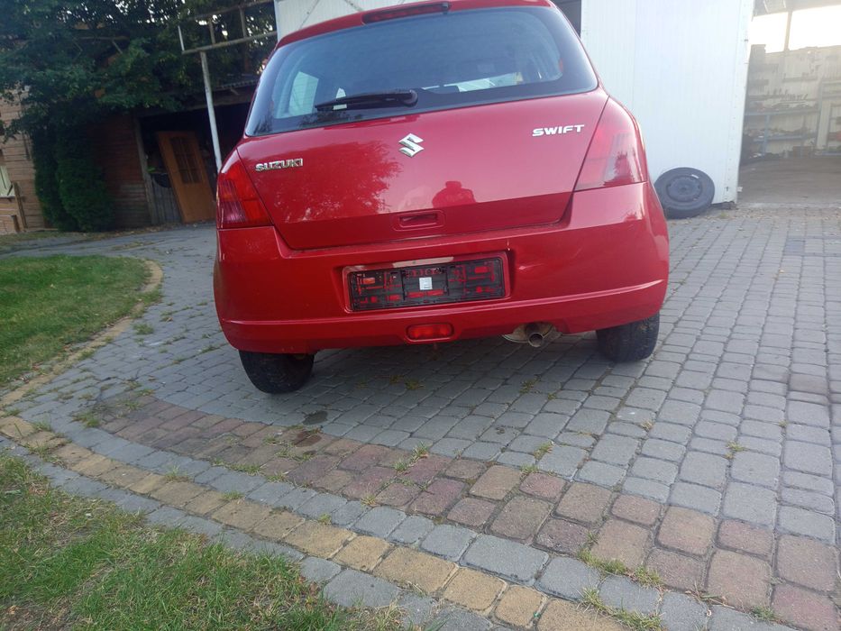 klapa tylna suzuki Swift mk6 czerwony zck
