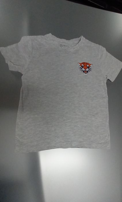 Conjunto de 4 T-shirts criança 7/8 anos