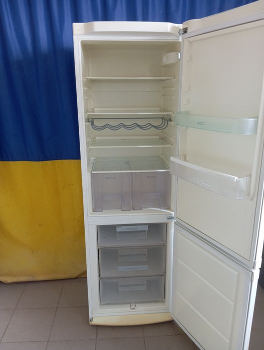 Холодильник Электролюкс ERB 36003W