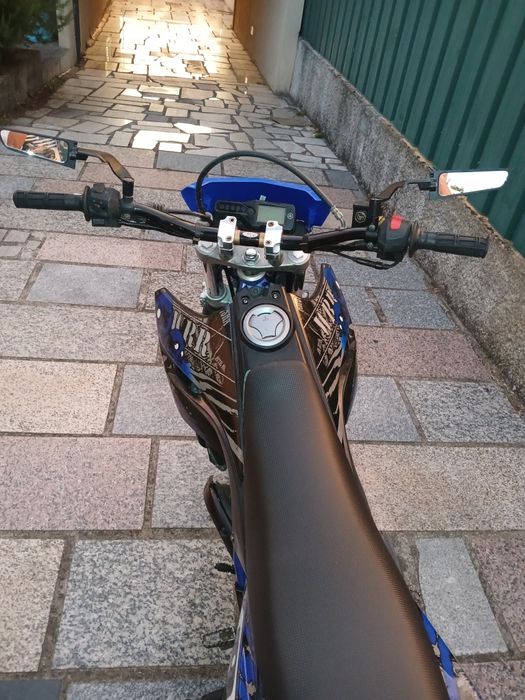 WR125R em ótimo estado