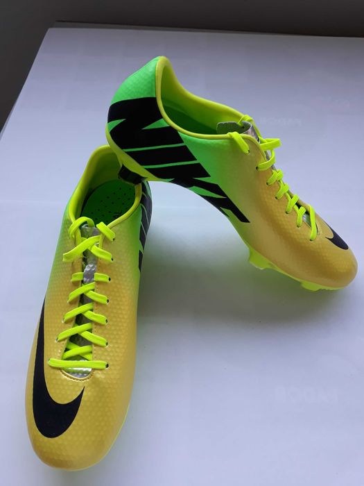 Nike Mercurial Veloce FG - para o número 40,5 - edição em Carbono