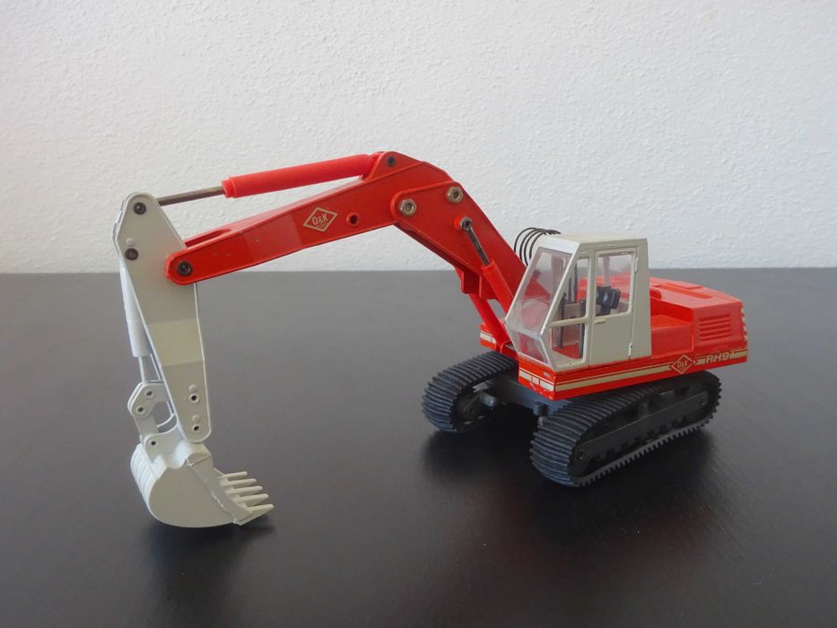 Lote de Miniaturas 1:50 O&K da Conrad e NZG