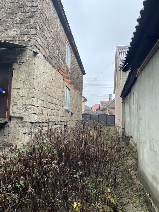 Продається двоповерховий будинок