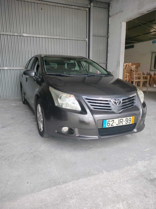 Toyota Avensis T27 2010