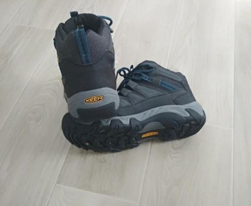 Зимові кросівки Keen Waterproof розмір 41/26,5см.
keen, розмір 41/26,