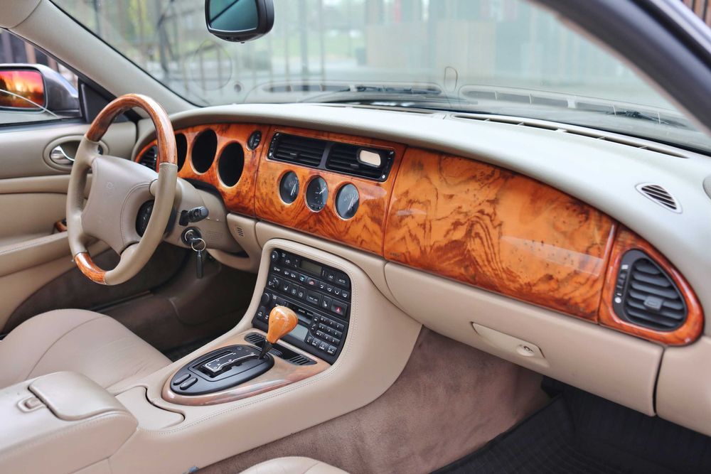Jaguar XKR 4.0 V8 Supercharged 363 KM 1998r