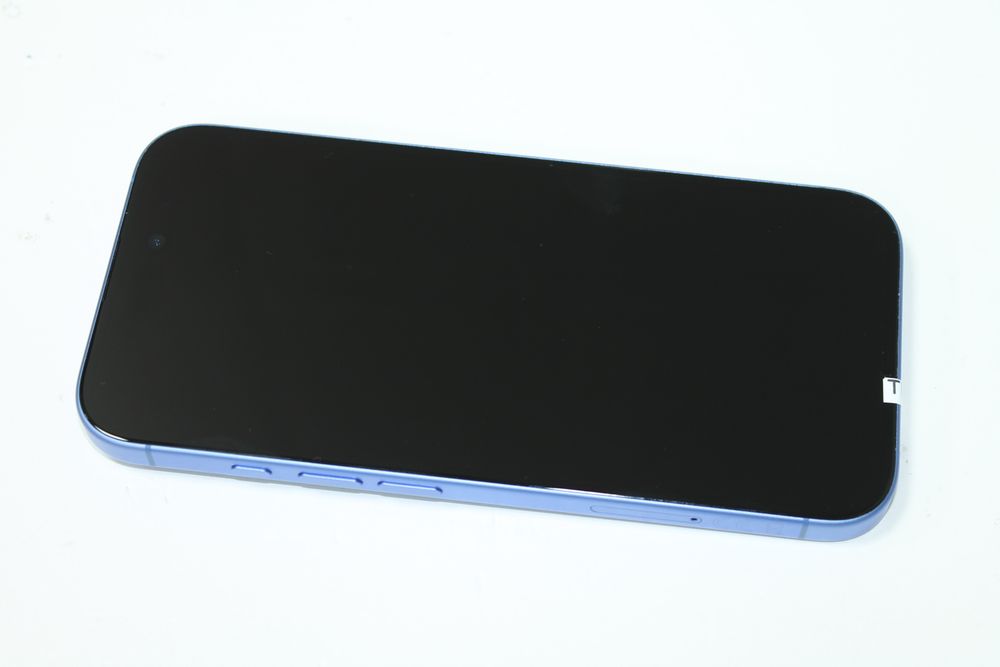 Мобільний телефон iPhone 16128GB