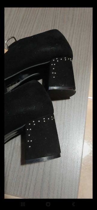 Sapatos de salto pretos tipo Mary Jane Eureka, em muito bom estado.