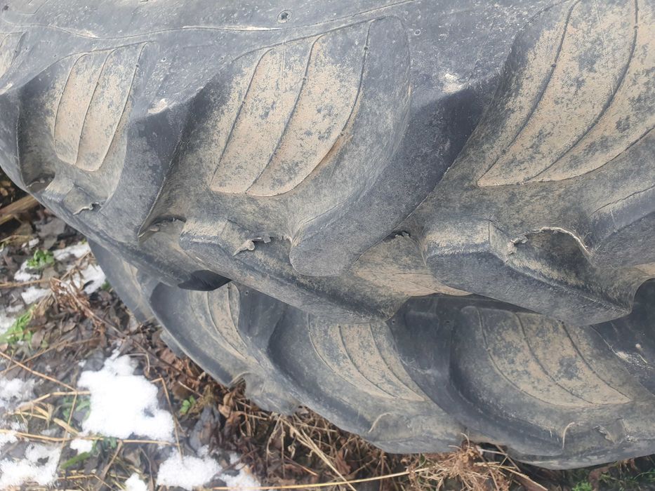Kola waskie miedzyrzedowe john deere 11,2R32 11,2R46 i 12.4R32 12.4R46